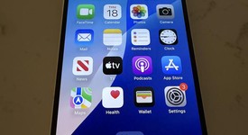 Mint
													Apple iPhone 16 - Verizon, White, 128 GB, A3081, photo 4 of 14