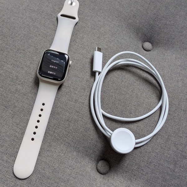 Apple Watch SE (2nd Gen) 40mm - Unlocked, Starlight, A2726 - Cellular, Aluminum