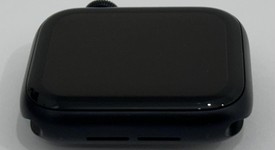 Good
													Apple Watch SE 2nd Gen 40mm - Unlocked, Midnight, A2726 - Cellular, Aluminum, photo 4 of 7