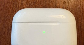 Used
													Apple AirPods Pro - Wireless Case, photo 4 of 8