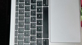 Good
													MacBook Pro 2017 (No Touch Bar) - 13" - I5, Gray, 512 GB, 16 GB, photo 4 of 10