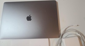 Good
													MacBook Pro 2017 (With Touch Bar) - 15" - I7, Silver, 1 TB, 16 GB, photo 2 of 7