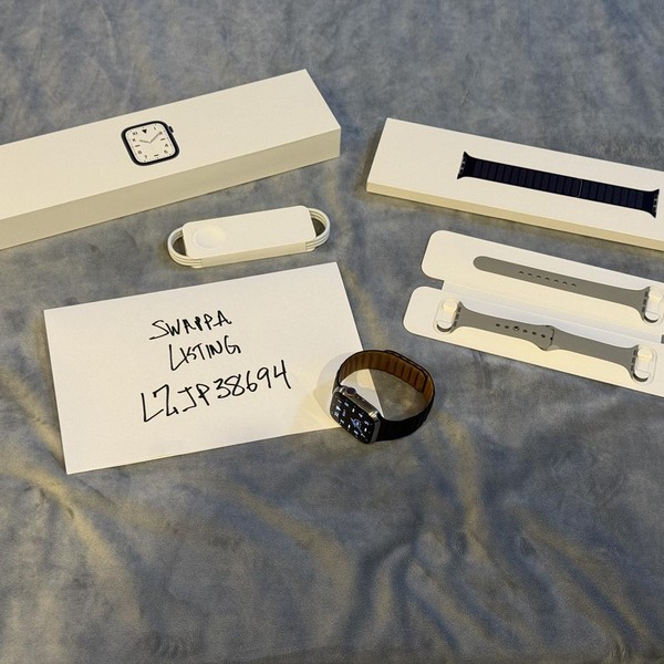 Apple Watch Series 7 41mm - Unlocked, Titanium, A2475 - Cellular, Titanium