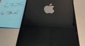 Good
													Apple iPhone SE 3rd Gen 2022 - Unlocked, Midnight, 256 GB, A2595, photo 3 of 7