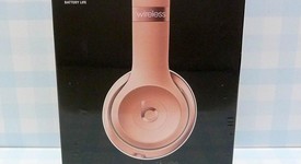 New
													Beats Solo3 - Rose Gold, photo 1 of 5