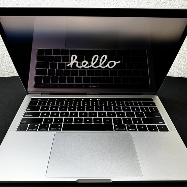 MacBook Pro 2019 - 13 inch - 128 GB, Silver, 8 GB, Intel Core i5