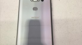 Good
													LG V30 - Verizon, Silver, 64 GB, VS996, photo 4 of 6