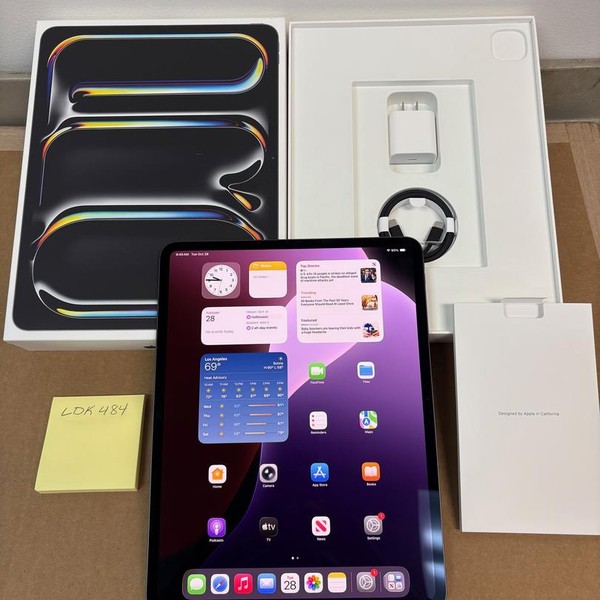 Apple iPad Pro 13 inch (M4) 2024 - Wi-Fi, 512 GB, Black, 8 GB, A2925, Standard Glass