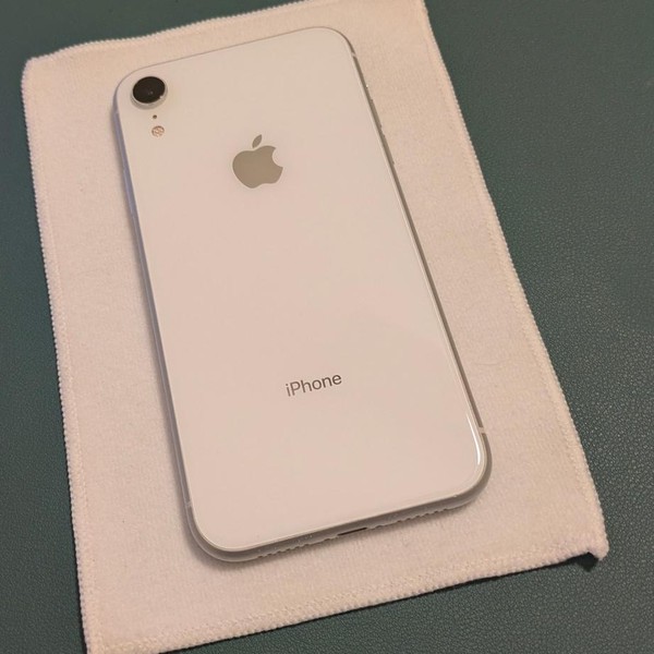 Apple iPhone Xr - Unlocked, 64 GB, White, A1984