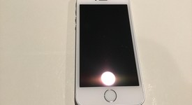 Good
													Apple iPhone SE 1st Gen 2016 - Verizon, Silver, 32 GB, A1662, photo 3 of 9