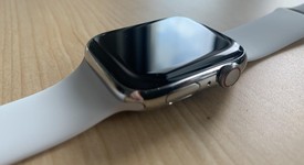 Mint
													Apple Watch Series 4 44mm - Unlocked, Silver, A1976 - Cellular, Stainless, photo 3 of 11
