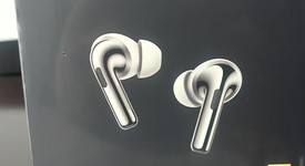 New
													OnePlus Buds Pro 3 - Lunar Radiance, photo 5 of 5