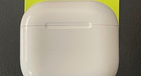 Used
													Apple AirPods 4th Gen - Standard, photo 2 of 5