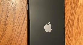 Mint
													Apple iPhone SE 2nd Gen 2020 - Unlocked, Black, 64 GB, A2275, photo 3 of 9