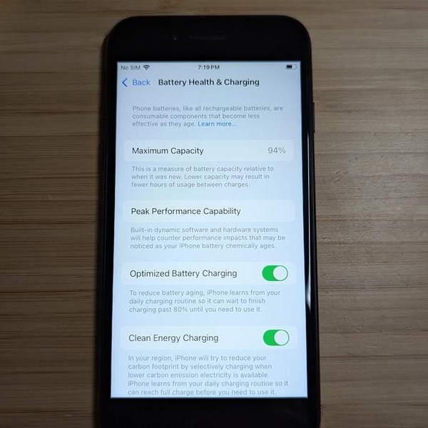 Apple iPhone SE 3rd Gen 2022 - Unlocked, 128 GB, Midnight, A2595