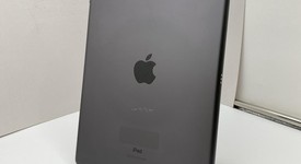 Good
													Apple iPad 7th Gen - Unlocked, Gray, 32 GB, A2200, photo 3 of 8