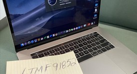 Good
													MacBook Pro 2017 (With Touch Bar) - 13" - Gray, 256 GB, 16 GB, photo 5 of 9