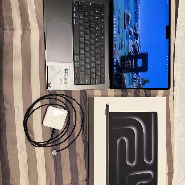 MacBook Pro Late 2023 (M3) - 14 inch - 512 GB, Black, 18 GB, Apple M3 Pro 11-core, 14-core GPU