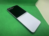 Samsung Galaxy Z Flip6