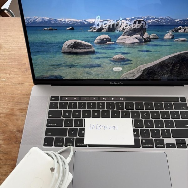 MacBook Pro 2019 - 16 inch - 1 TB, Gray, 16 GB, Intel Core i9
