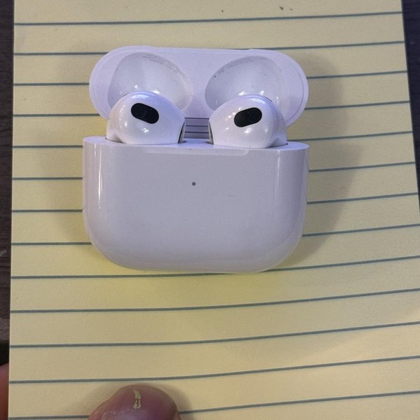 Apple AirPods 3rd Gen - MagSafe Case