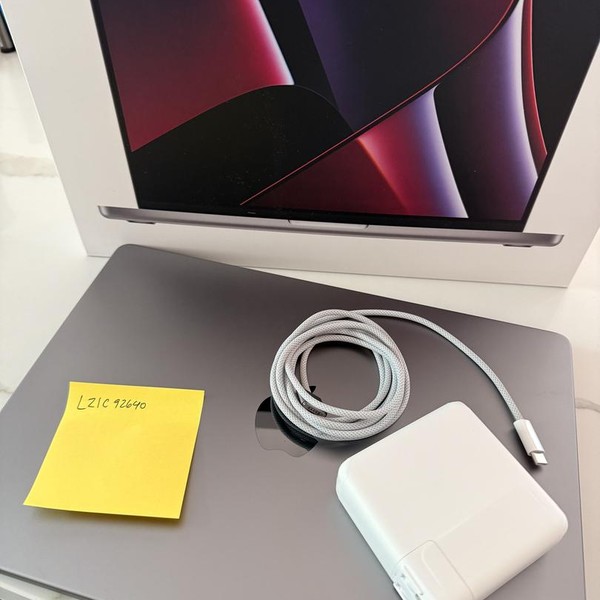 MacBook Pro 2023 - 14 inch - 1 TB, Gray, 64 GB, Apple M2 Max