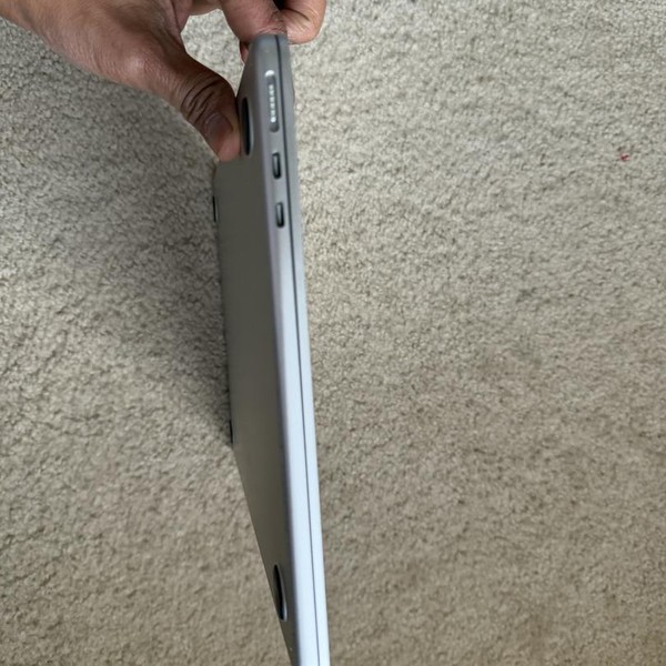 MacBook Air 2022 (M2) - 13 inch - 512 GB, Silver, 8 GB, Apple M2