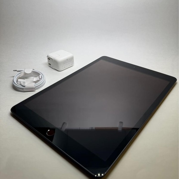 Apple iPad (8th Gen) - Wi-Fi, 32 GB, Gray, A2270