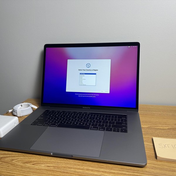 MacBook Pro 2016 (With Touch Bar) - 15 inch - 512 GB, Gray, 16 GB