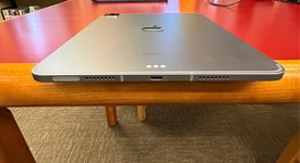 Good
													Apple iPad Pro 11" 4th Gen 2022 - Unlocked, Gray, 1 TB, photo 3 of 18