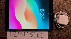 Good
													Apple iPad 7th Gen - Unlocked, Gray, 32 GB, A2200, photo 1 of 6