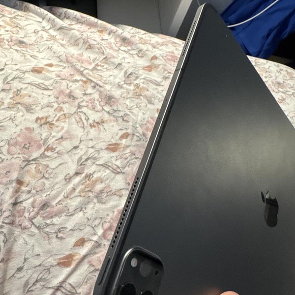 Apple iPad Pro 12.9 inch 4th Gen 2020 - Unlocked, 128 GB, Gray, A2069