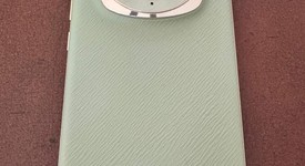 Good
													Honor Magic6 Pro - Unlocked Non-US, Green, 512 GB, 12 GB, photo 5 of 6