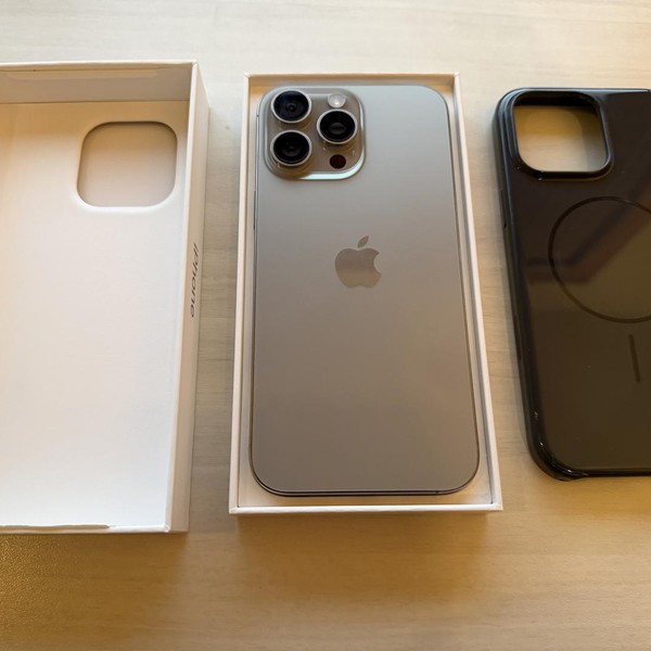 Apple iPhone 16 Pro Max - Unlocked, 256GB, Natural, A3084