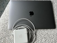MacBook Pro 2017 (No Touch Bar) - 13"