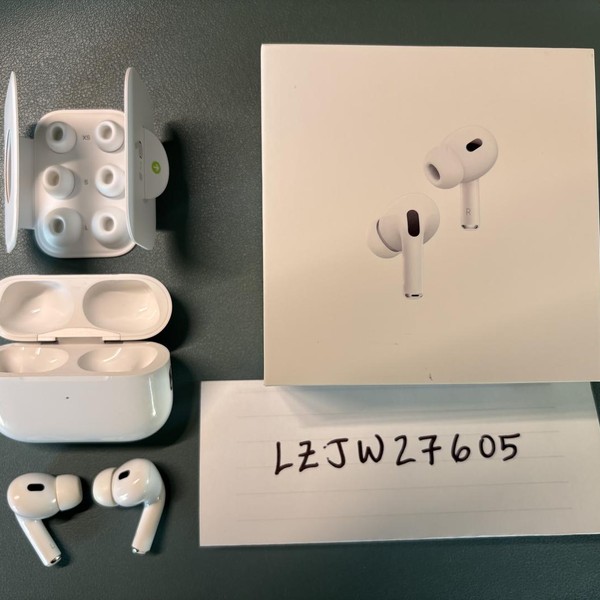 Apple AirPods Pro 2 - Lightning