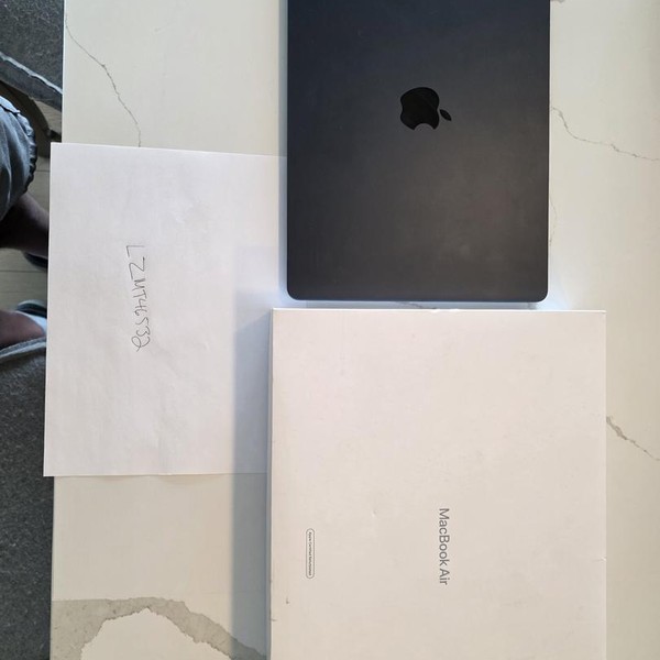 MacBook Air 2024 (M3) - 15 inch - 512 GB, Midnight, 24 GB, Apple M3, 10-core GPU