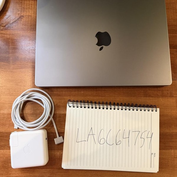MacBook Pro 2021 - 14 inch - 512 GB, Gray, 16 GB, Apple M1 Pro 10-core