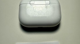Used
													Apple AirPods Pro 1st Gen - MagSafe Case, photo 3 of 6
