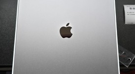 Mint
													Apple iPad Air 13" (M2) 2024 - Unlocked, Gray, 128 GB, A2899, photo 2 of 11