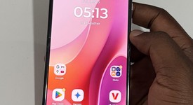 Good
													Motorola Razr (2025) - Unlocked, Pink, 256 GB, 8 GB, photo 5 of 15