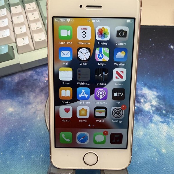 Apple iPhone SE 1st Gen 2016 - Unlocked, 32 GB, Rose Gold, A1723