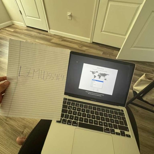 MacBook Pro 2019 - 13 inch - 256 GB, Silver, 8 GB, Intel Core i5