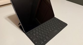 Good
													Apple iPad Pro 11" 2nd Gen 2020 - Unlocked, Gray, 256 GB, A2068, photo 4 of 10