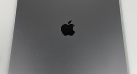 Good
													Apple iPad Pro 12.9" 6th Gen 2022 - Unlocked, Silver, 2 TB, photo 3 of 7
