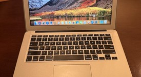 Good
													MacBook Air 2017 - 13" - I5, Silver, 1 TB, 8 GB, photo 2 of 14