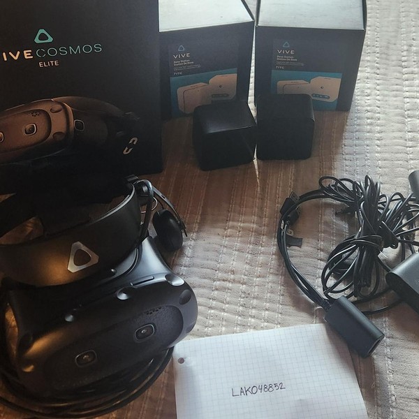 HTC Vive Cosmos Elite