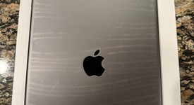 Good
													Apple iPad 8th Gen - Unlocked, Gray, 32 GB, A2428, photo 4 of 4