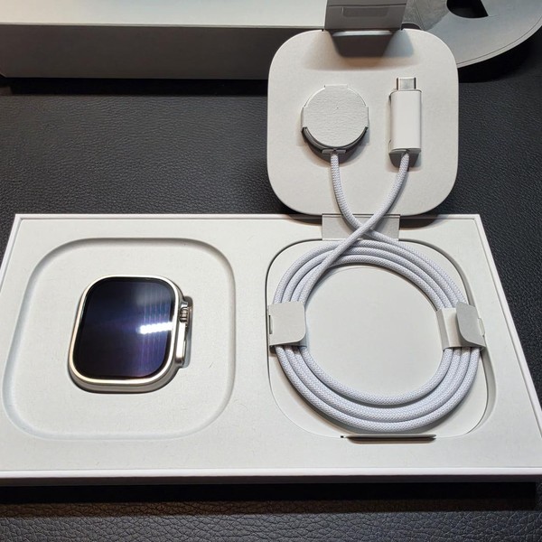 Apple Watch Ultra 2 49mm - Unlocked, Natural, A2986