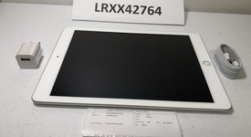 Good
													Apple iPad 5th Gen - Wi-Fi, Silver, 32 GB, A1822, photo 1 of 11